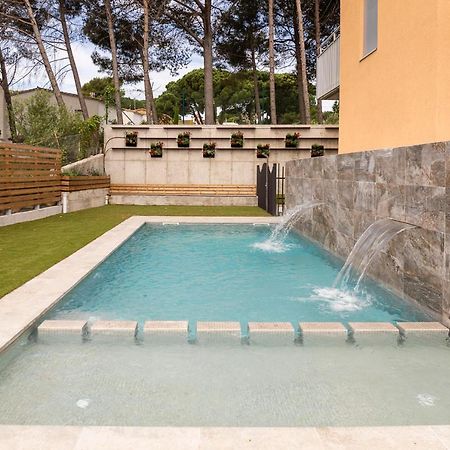 albana apartaments turístics L' Escala Exterior foto