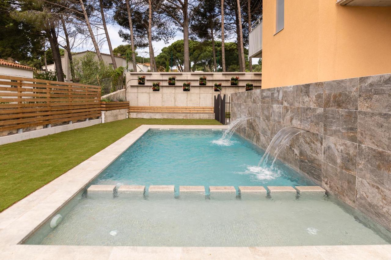 albana apartaments turístics L' Escala Exterior foto